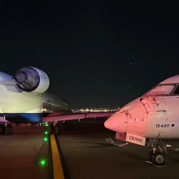 phi-co-cho-khach-gay-canh,-mop-mui-sau-va-cham-o-san-bay