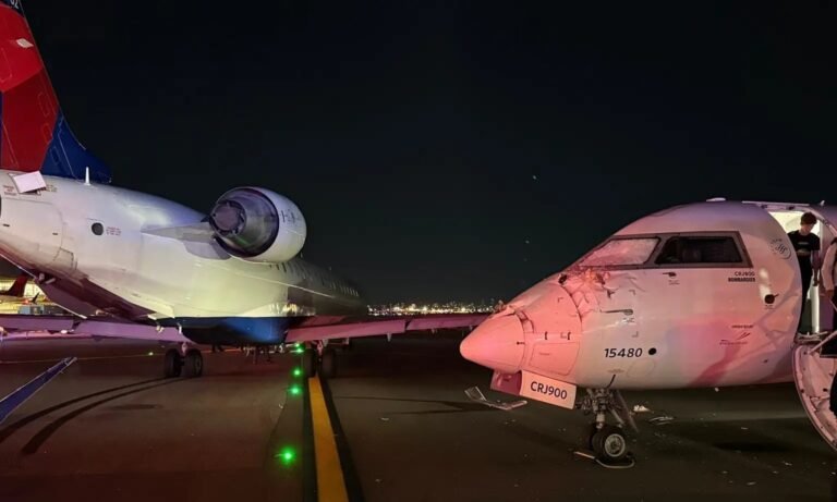 phi-co-cho-khach-gay-canh,-mop-mui-sau-va-cham-o-san-bay