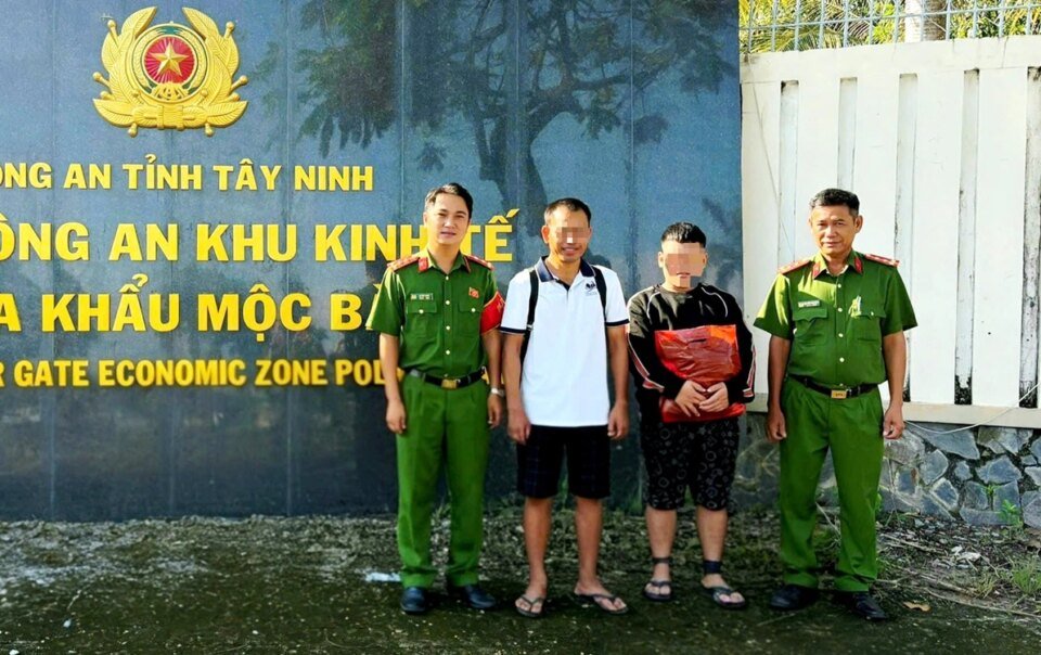 15-tuoi-bat-xe-tu-bac-ninh-vao-tay-ninh-tim-‘viec-nhe-luong-cao’,-cam-on-nhung-nguoi-‘giai-cuu’