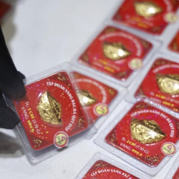 gia-vang-hom-nay-310.2025:-tiep-tuc-giam-nhung-nguoi-mua-van-lo-ngay-3-trieu-dong