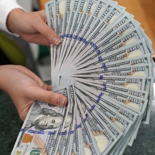 gia-usd-hom-nay-310.2025:-ngan-hang-giam-nhung-kich-tran