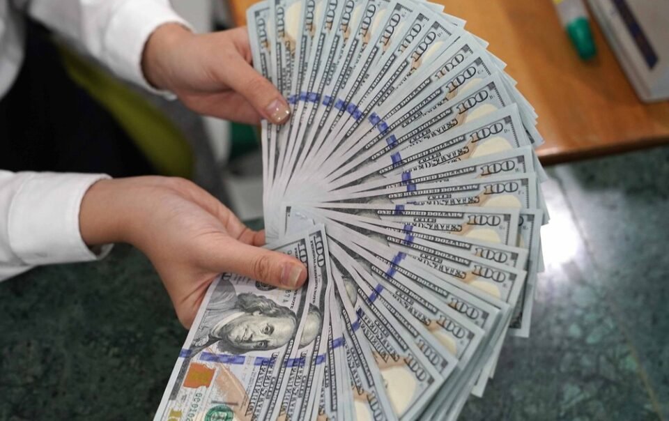 gia-usd-hom-nay-310.2025:-ngan-hang-giam-nhung-kich-tran