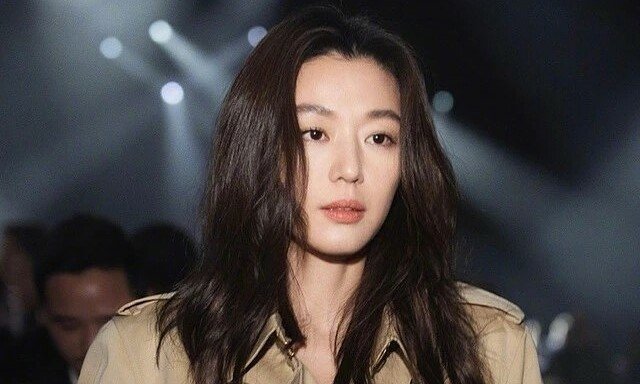 bien-kich-xin-loi-vi-khien-jeon-ji-hyun-bi-tay-chay