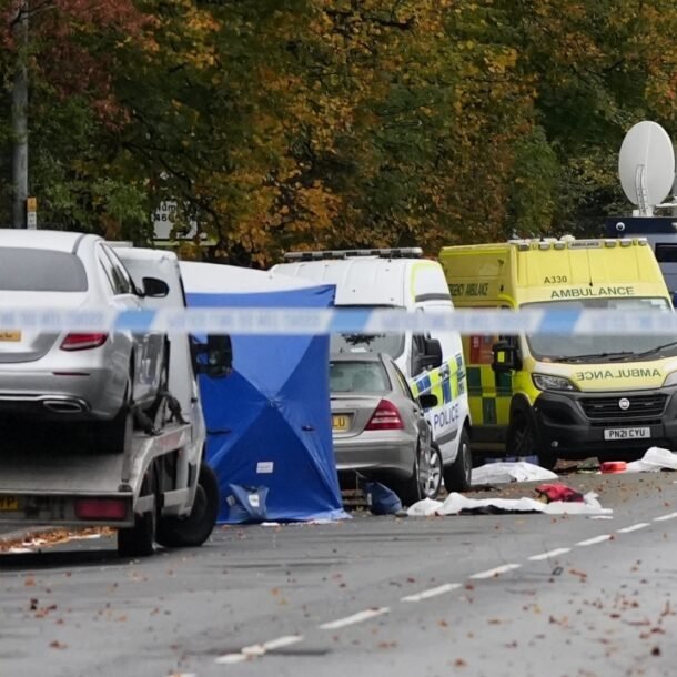 canh-sat-anh-vo-tinh-ban-chet-nan-nhan-trong-vu-giao-duong-do-thai-bi-tan-cong