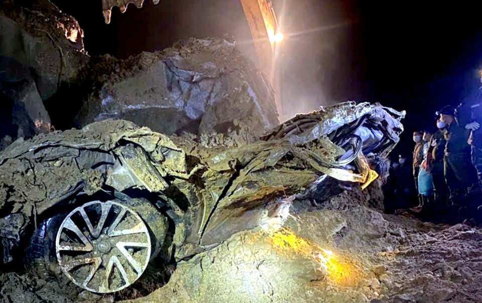 vu-o-to-cho-quan-doc-thuy-dien-bi-vui-lap:-mot-nan-nhan-van-mat-tich-bi-an