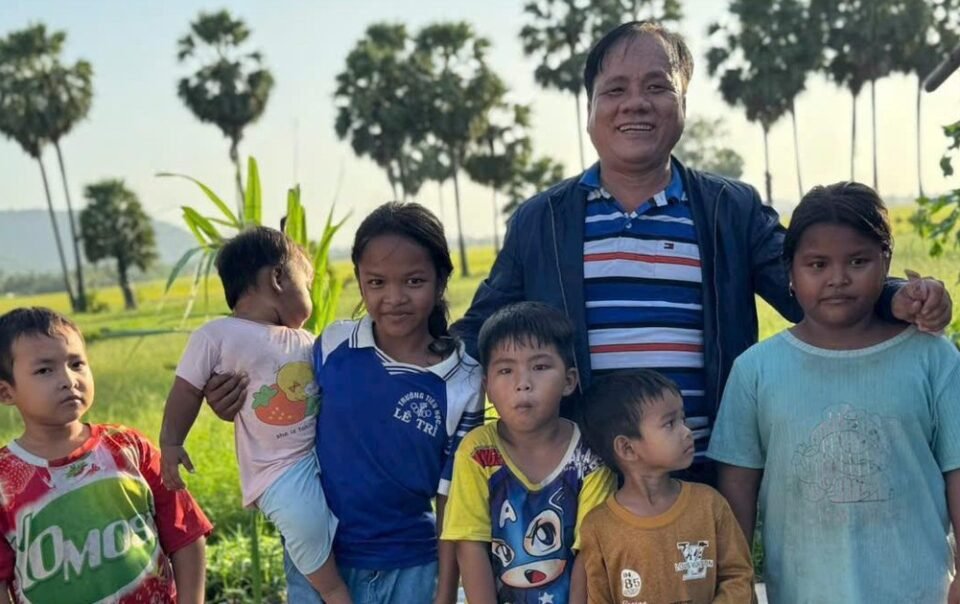 nguoi-gieo-hat-tot-lanh-giua-doi-thuong