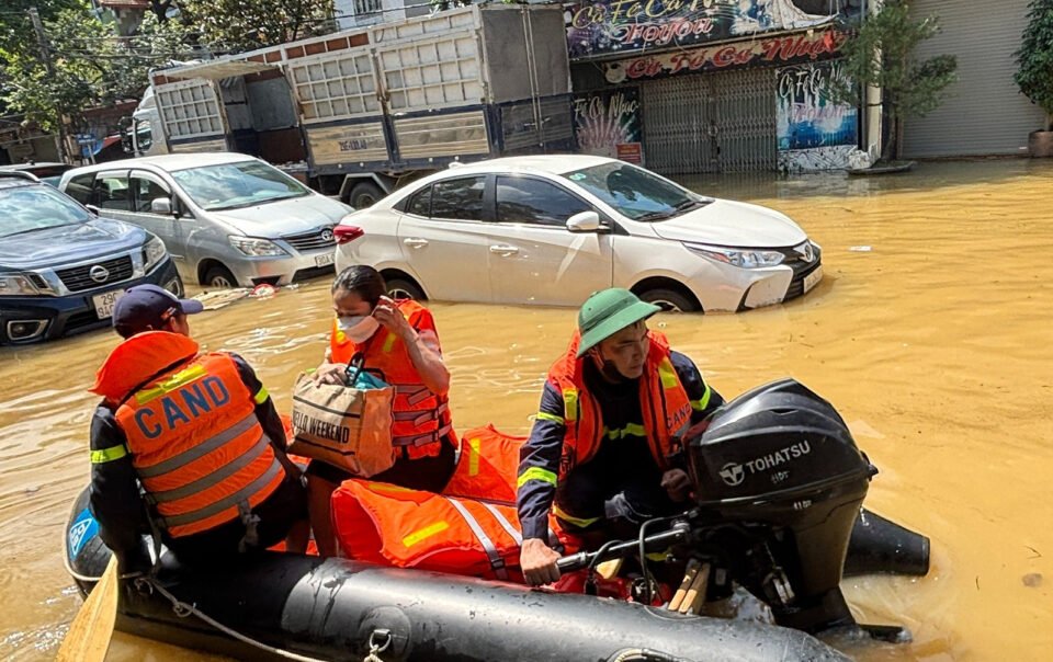 du-bao-thoi-tiet-10/10/2025:-mien-bac-co-nang,-diem-ten-khu-vuc-ngap-lut-o-ha-noi