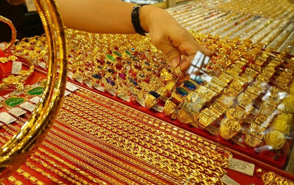 tu-hom-nay-mua-vang-hon-1-chi-phai-chuyen-khoan