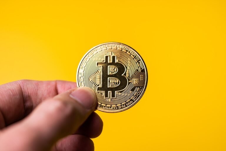bitcoin-needs-only-a-minor-push-to-reach-$175k:-analyst