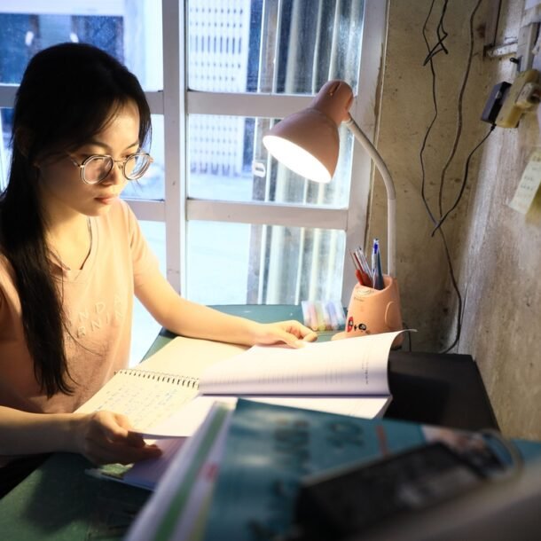 ‘nguoi-con-hieu-thao-ha-noi’-trong-ngoi-nha-15m²,-dong-goi-dinh-vit-kiem-tien-hoc-kinh-te-quoc-dan