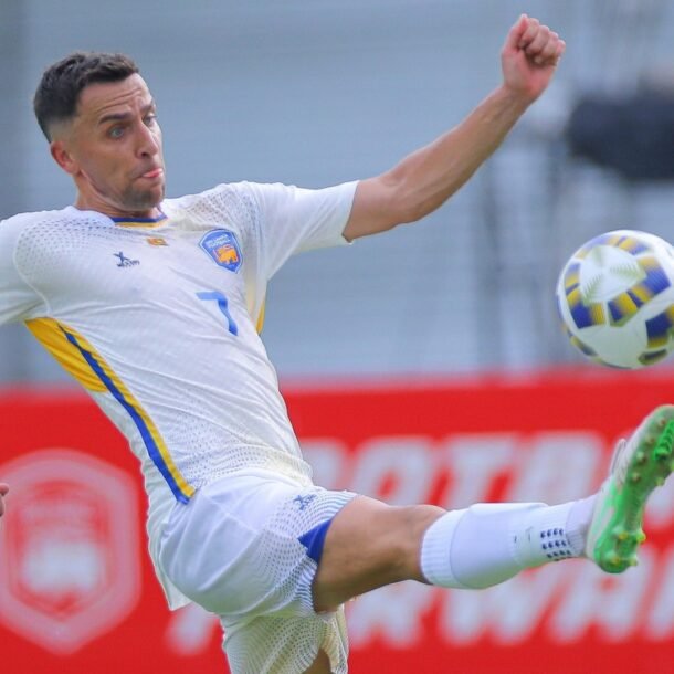 xuat-hien-mot-doi-bong-nhap-tich-o-at,-manh-me-hon-ca-indonesia