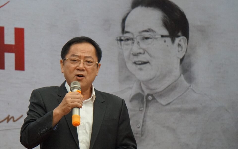 nha-bao-le-xuan-son:-tai-hen-ma-dan-than-vao-van-chuong-roi-cung-than-tan-ma-dai