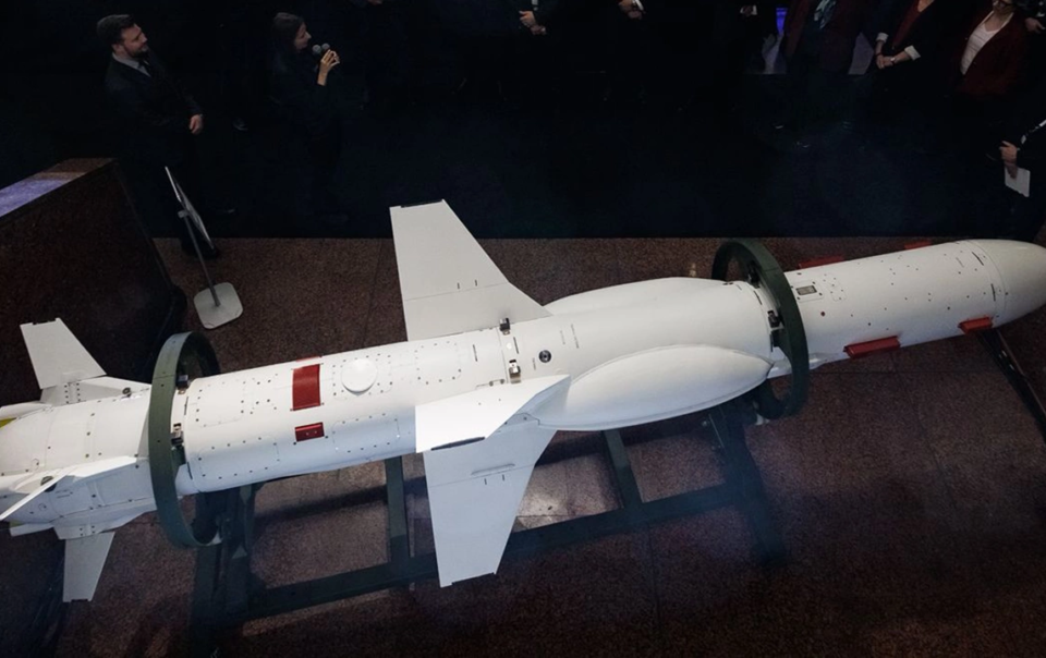 ukraine-tuyen-bo-da-phong-cap-ten-lua-‘song-sat’-tap-kich-nga