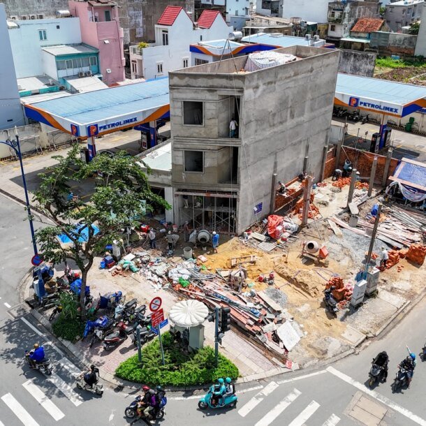 nguoi-dan-do-nha,-giao-dat-lam-cau-duong-nguyen-khoai