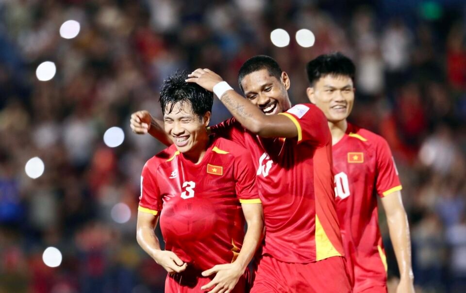 tai-dau-nepal,-tuyen-viet-nam-thay-doi-4-vi-tri-doi-hinh-chinh