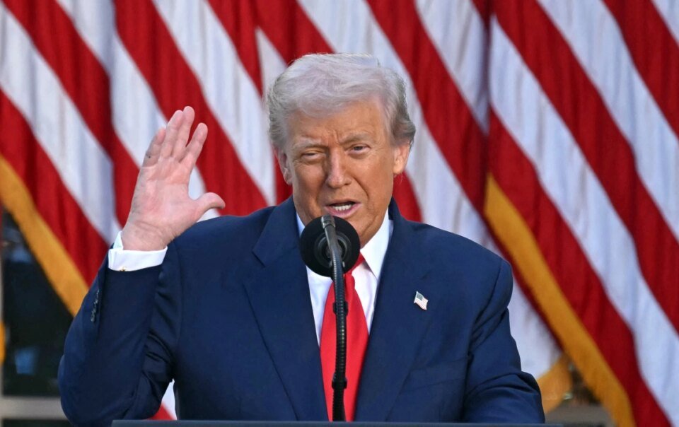 ong-trump-tiep-tuc-doa-trung-phat-tay-ban-nha