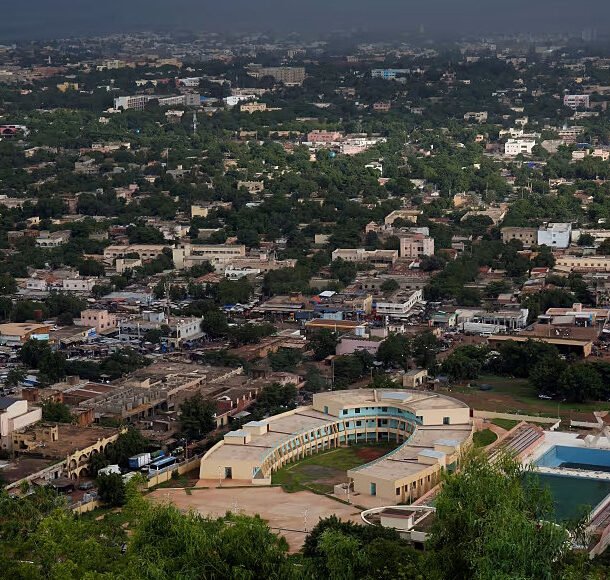 quoc-gia-chau-phi-yeu-cau-nguoi-my-coc-10.000-usd-de-xin-visa