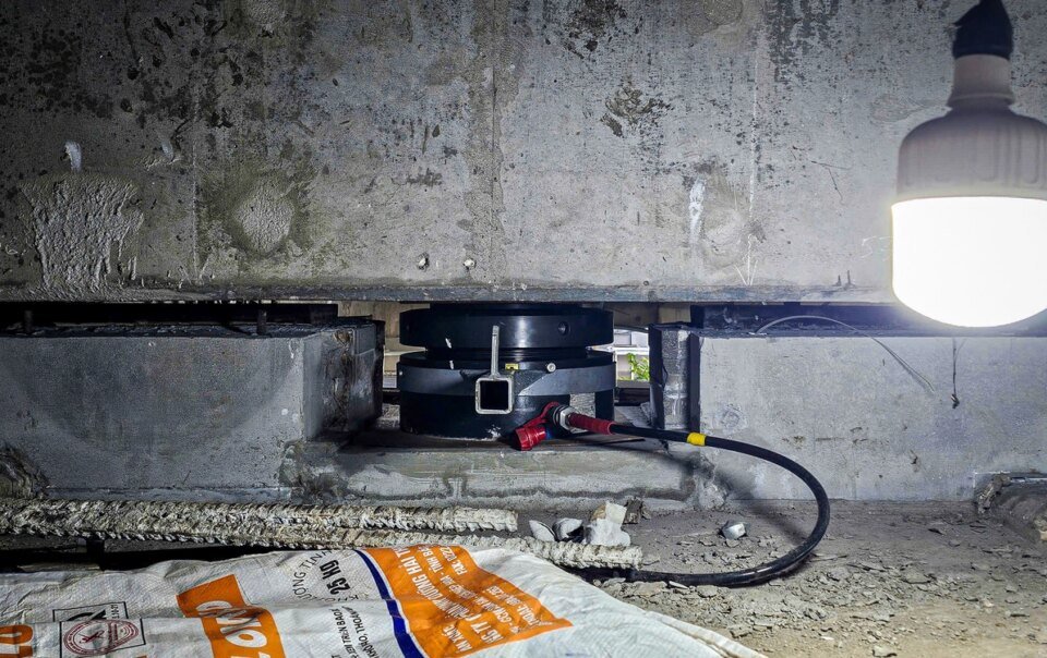 doi-‘than-den’-bat-dau-nang-cau-binh-phuoc-1-len-cao-1,25m