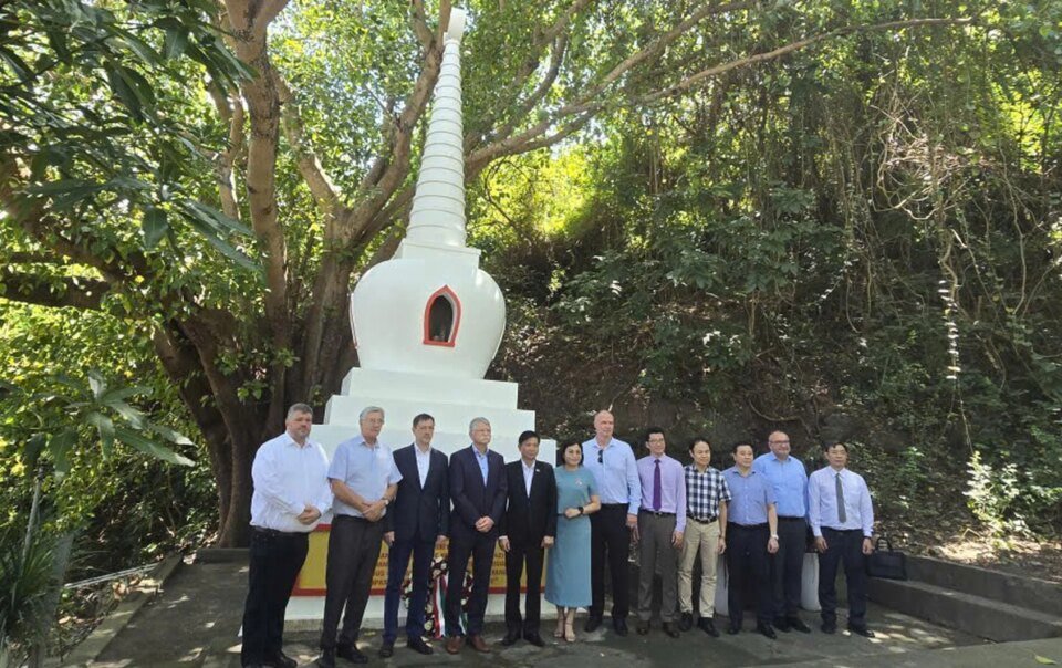 chu-tich-quoc-hoi-hungary-dang-hoa-tuong-nho-hoc-gia-sandor-korosi-csoma-tai-vung-tau