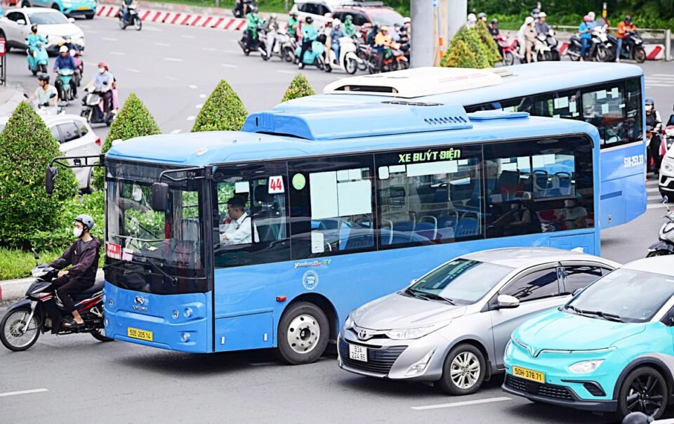 do-thi-viet-nam-can-mot-cach-di-chuyen-thong-minh-hon