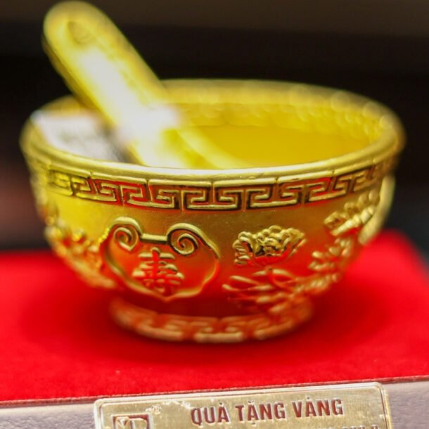 gia-vang-hom-nay-19/10/2025-leo-dinh-cao-ky-luc-roi-dot-ngot-roi-manh