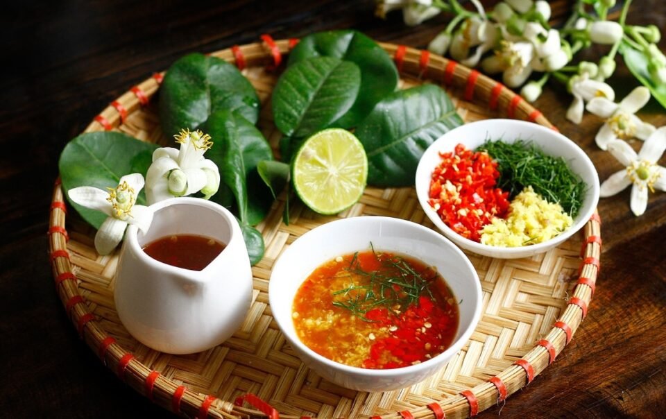 thoi-diem-vang-cho-la-chanh-giup-nang-vi-mon-an