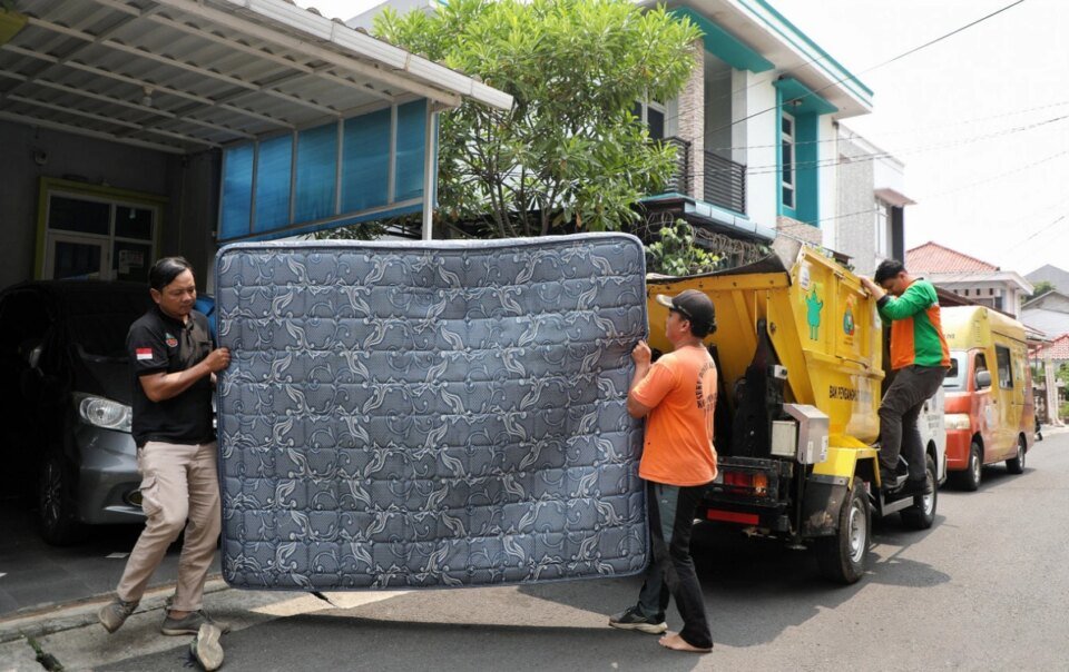 thu-do-jakarta-mien-phi-thu-gom-rac-cong-kenh-de-khuyen-khich-tai-che