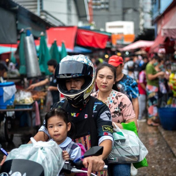 hon-5-trieu-nguoi-thai-ngap-trong-no,-kiet-suc-vi-chi-tieu-vuot-thu-nhap