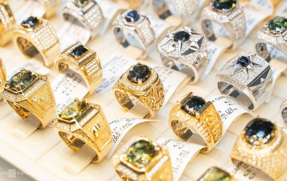 gia-vang-trong-nuoc-di-ngang