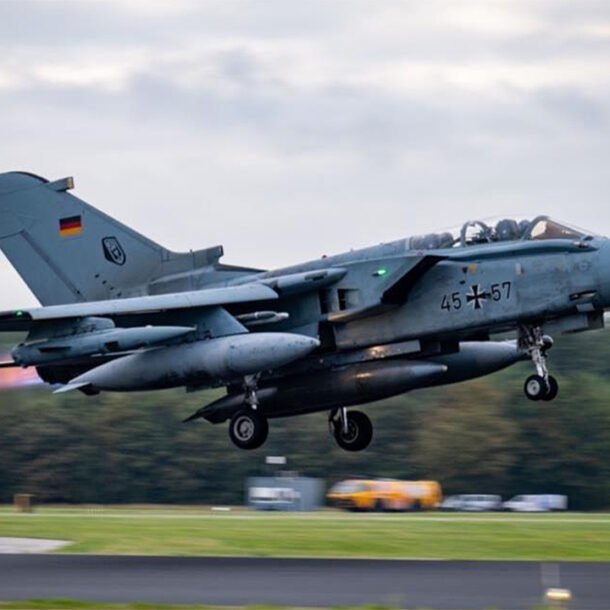 70-may-bay,-2.000-binh-si-nato-tham-gia-dien-tap-hat-nhan