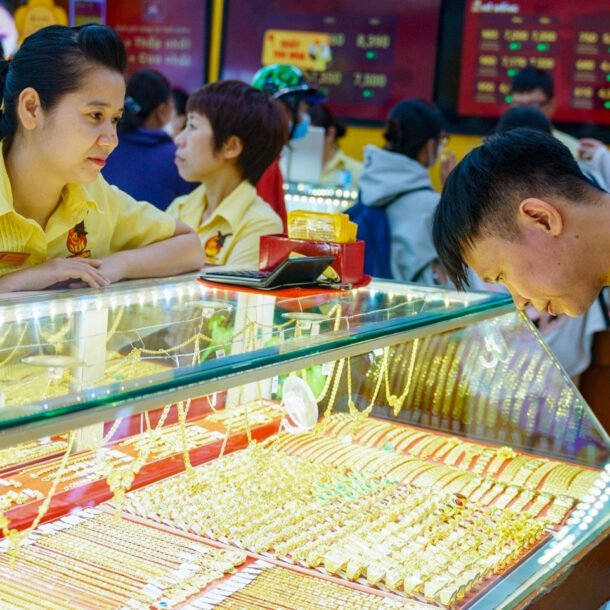 gia-vang-bien-dong,-chuyen-gia-dua-ra-loi-khuyen-de-tranh-thua-lo