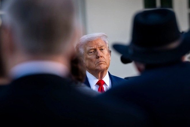 ong-trump-ra-canh-bao-cung-ran-voi-israel-ve-viec-sap-nhap-bo-tay