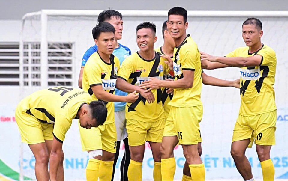 giai-bong-da-cong-nhan,-vien-chuc-viet-nam-2025:-cong-doan-da-nang-vao-tp.hcm-“choi-het-minh”