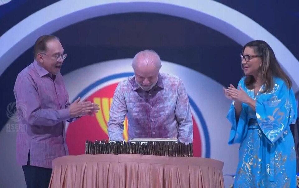 asean-to-chuc-tiec-sinh-nhat-bat-ngo-cho-tong-thong-brazil