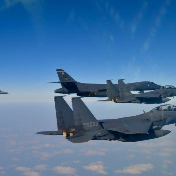 ro-tin-oanh-tac-co-b-1b-cua-my-bay-ngoai-khoi-venezuela