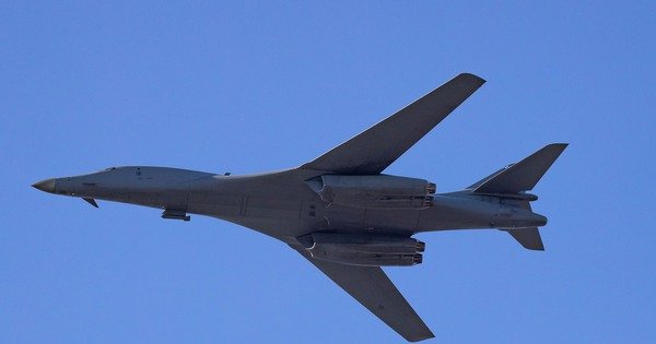 my-dua-b-1b-&aacute;p-s&aacute;t,-venezuela-to-cia-muu-toan-tao-co-g&acirc;y-chien