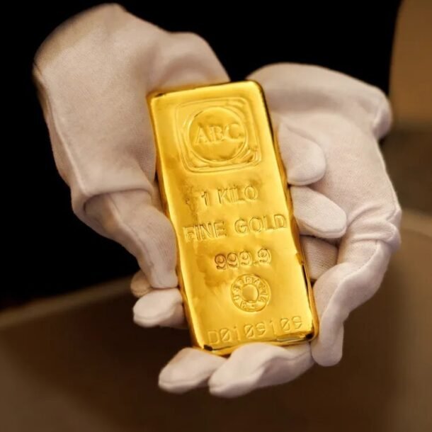 gia-vang-tang,-luong-thuong-chuyen-gia-giao-dich-vang-cung-‘dinh-noc’