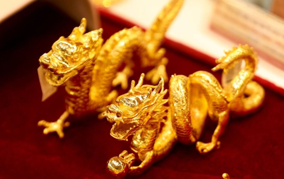 gia-vang-hom-nay-31/10/2025:-tai-chiem-moc-nhay-cam,-sjc-bat-tang-tro-lai?