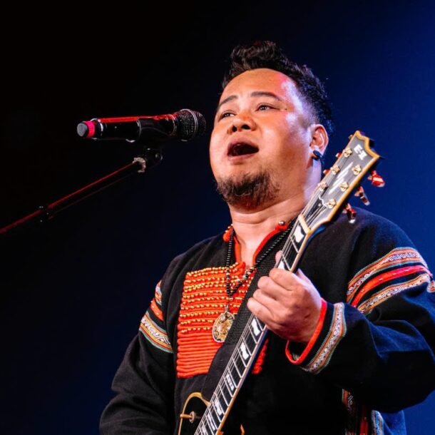 con-trai-nsnd-y-moan-hat-‘xon-xang-menh-mang-cao-nguyen-dak-lak’-o-tp.hcm