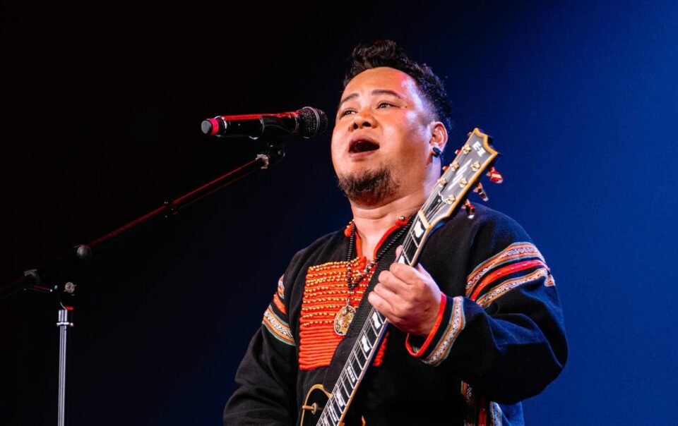 con-trai-nsnd-y-moan-hat-‘xon-xang-menh-mang-cao-nguyen-dak-lak’-o-tp.hcm