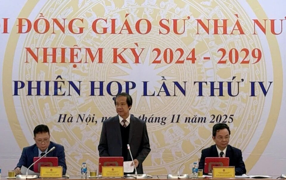 hoi-dong-giao-su-nha-nuoc-khong-thong-qua-ho-so-11-ung-vien