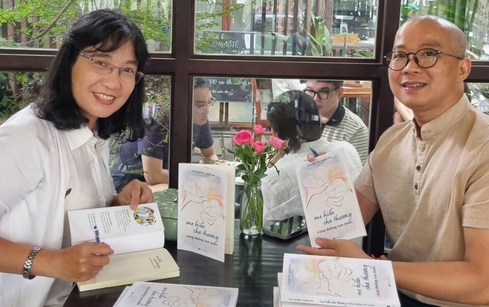 ‘me-hieu,-cha-thuong,-rong-duong-con-buoc’:-ban-hoa-ca-‘thap-sang-mot-gia-dinh’