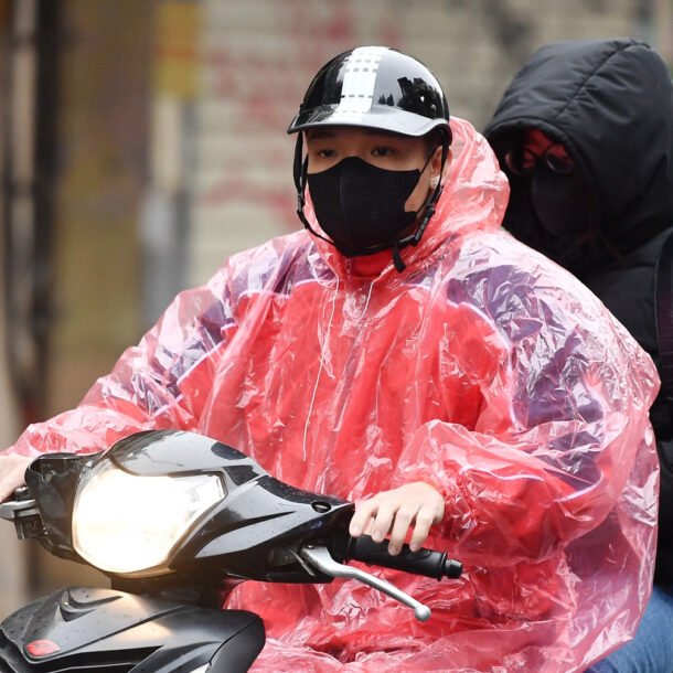 du-bao-thoi-tiet-4/11/2025:-ha-noi-tiep-tuc-mua-ret,-bao-gio-hung-nang?