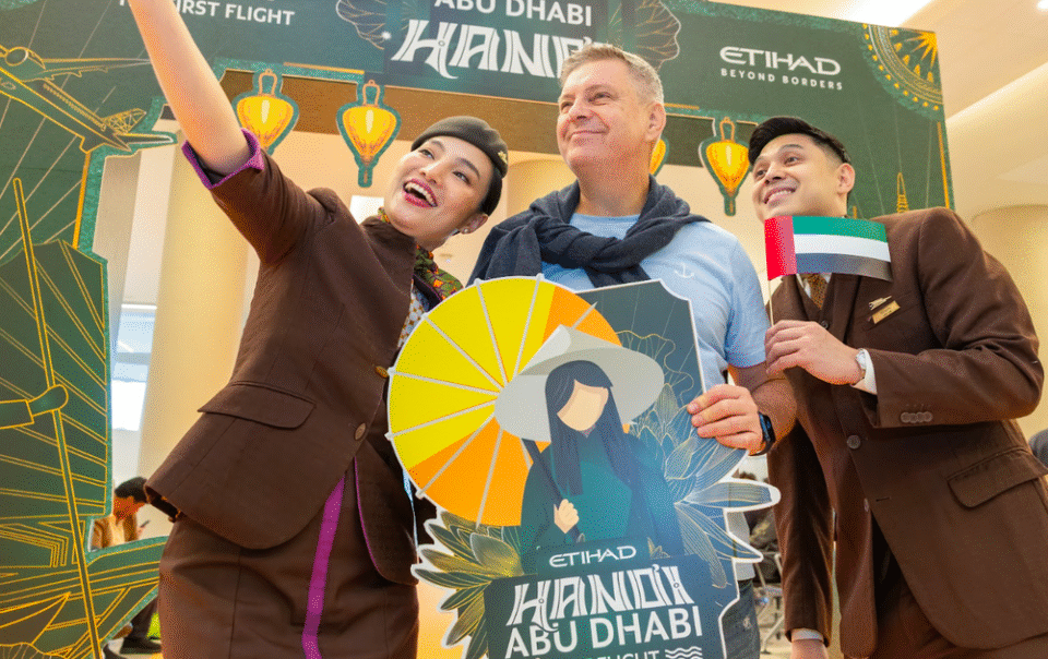 etihad-airways-mo-duong-bay-thang-tu-ha-noi-den-abu-dhabi