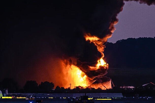 khoanh-khac-nhan-chung-soc-khi-may-bay-cho-hang-my-bien-thanh-cau-lua