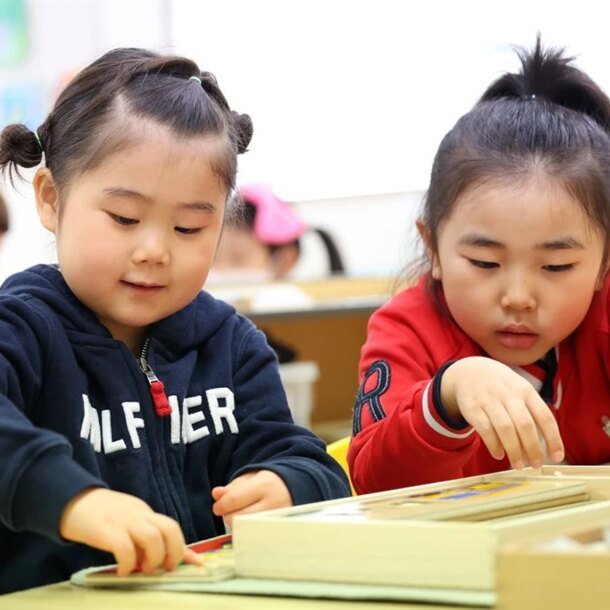 tu-3-tuoi-da-luyen-thi-tieng-anh:-han-quoc-muon-cham-dut-con-sot-hoc-tieng-anh-som