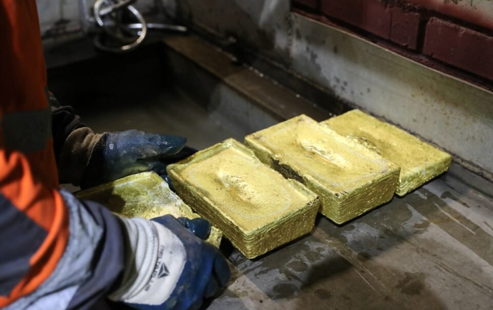 gia-vang-the-gioi-tang-tro-lai