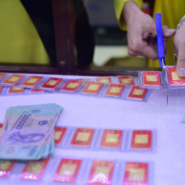 mua-ban-vang-mieng-co-the-chiu-thue-0,1%-moi-lan