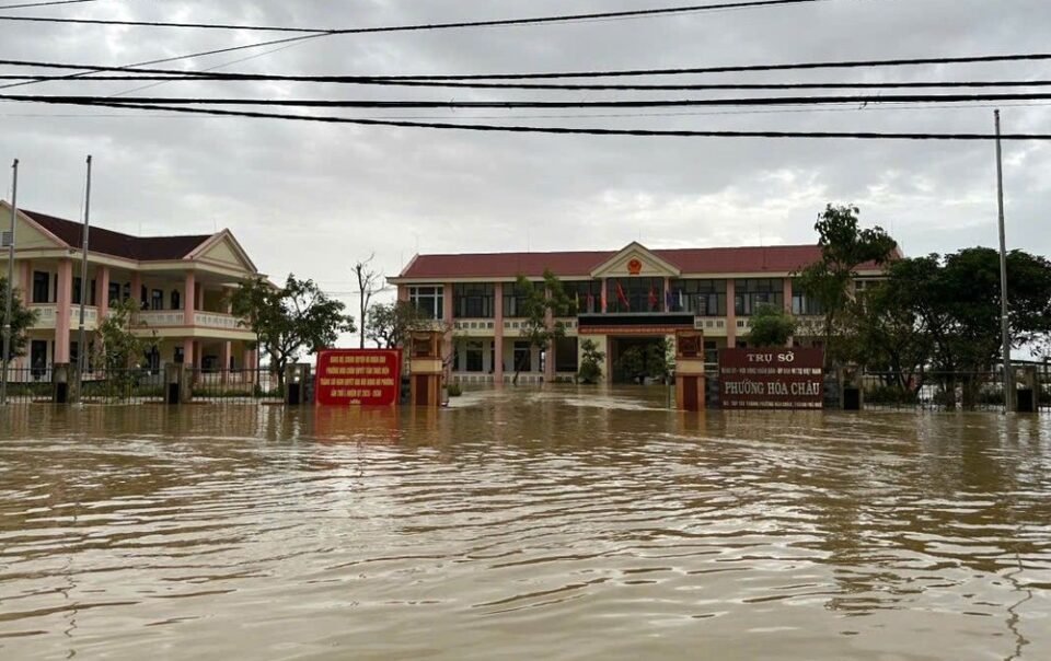 hue:-lu-song-bo-da-vuot-bao-dong-3,-nhieu-vung-da-ngap-sau