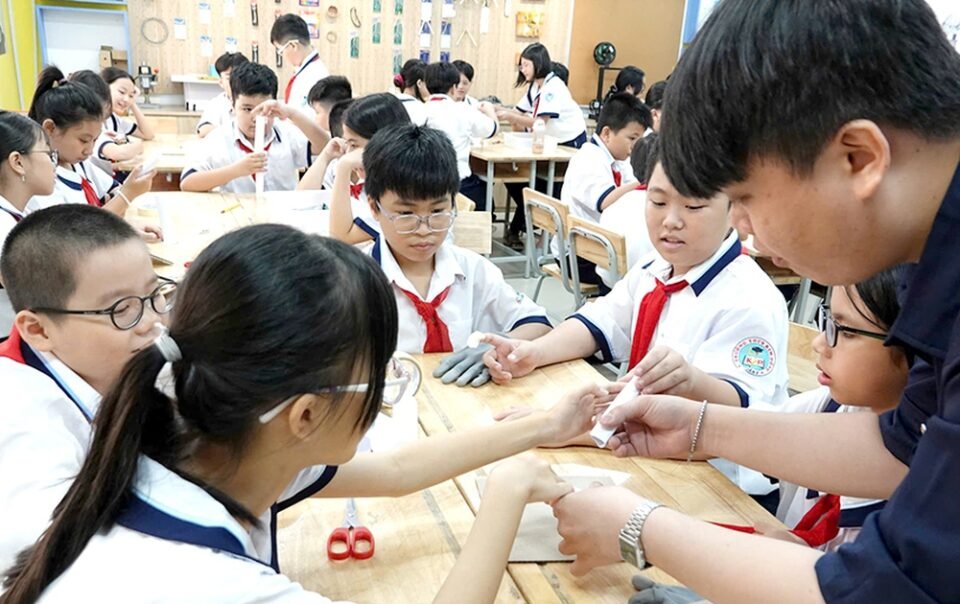 ai-thach-thuc-ca-nguoi-hoc-lan-nguoi-day